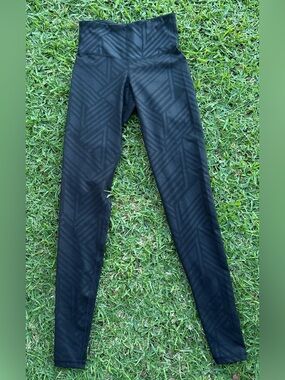 Old Navy Black Geometric High-Waist Leggings